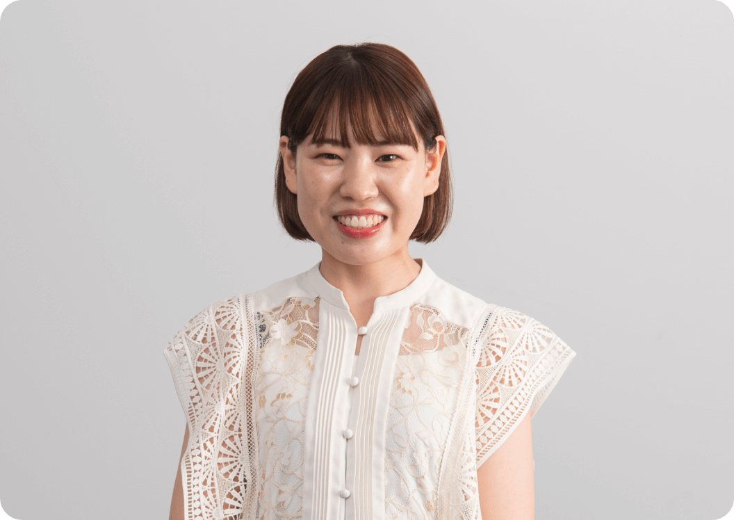 エリアCR部 中屋 優美